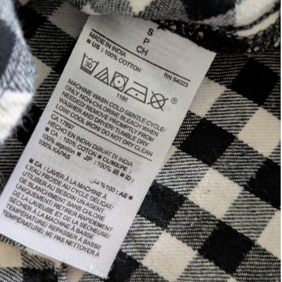 Old Navy Shirt Womens Small Gigham Plaid Button Down 'The Classic Shirt' Flannel - Picture 7 of 9